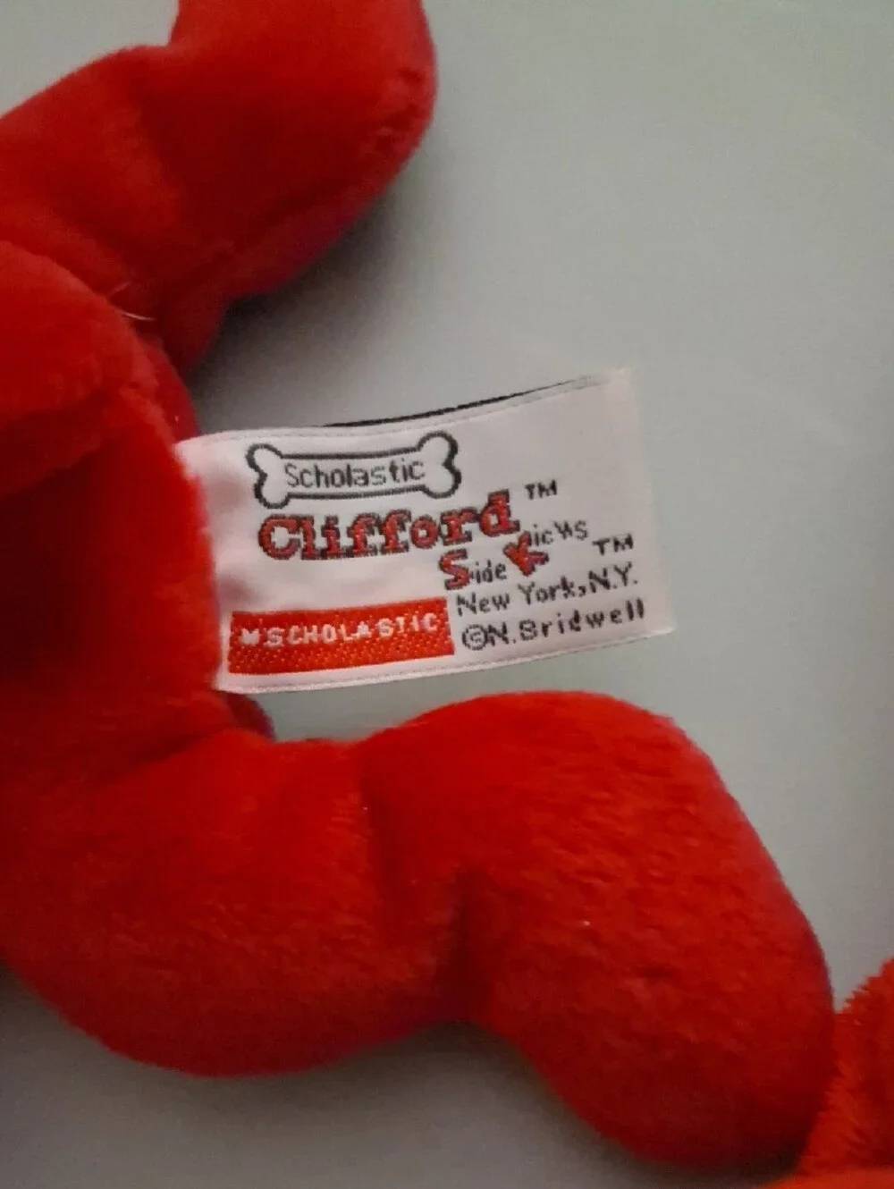 2 Clifford The Big Red Dog Beanies